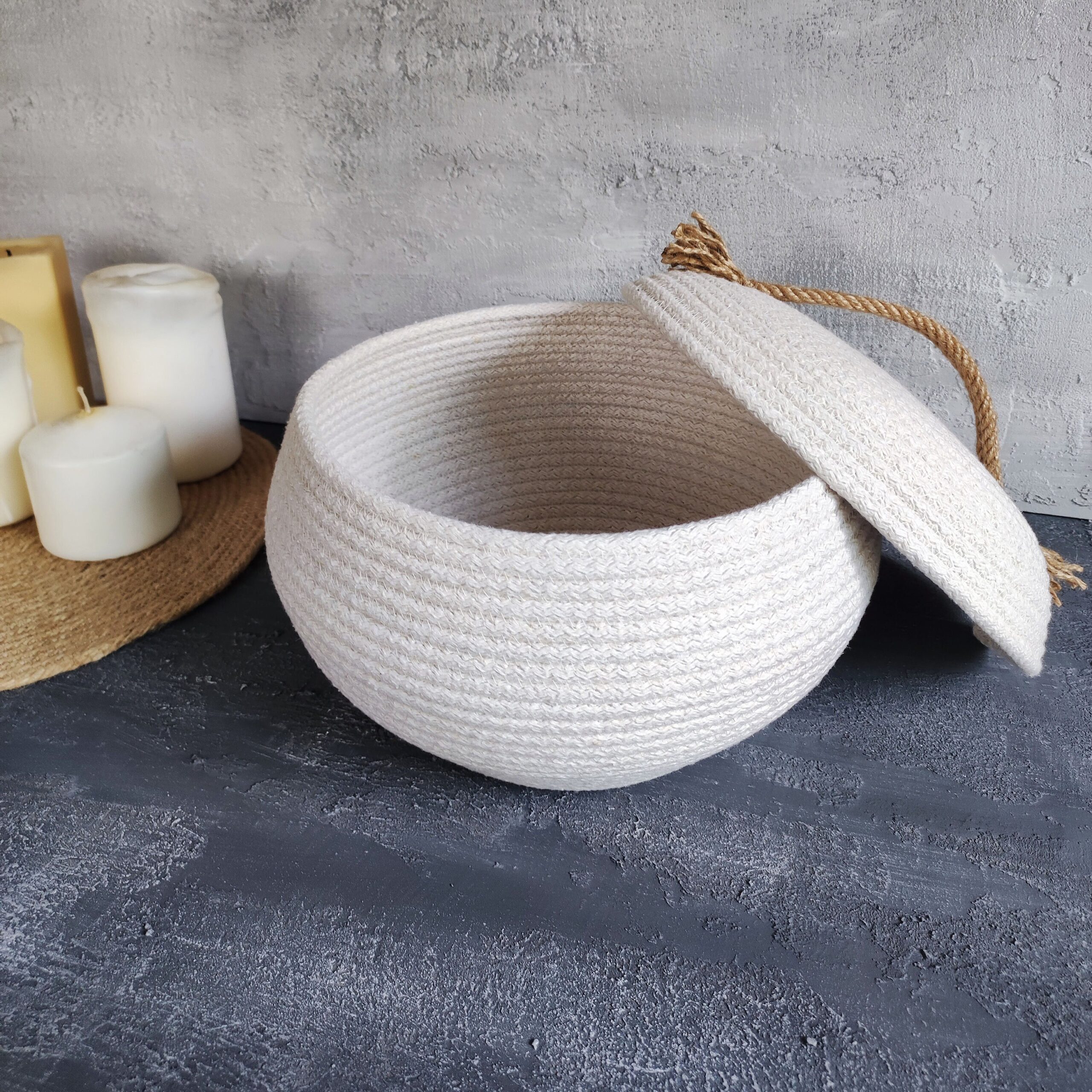 Cotton Rope Basket with Lid: Round Decorative Storage Organizer - Image 3